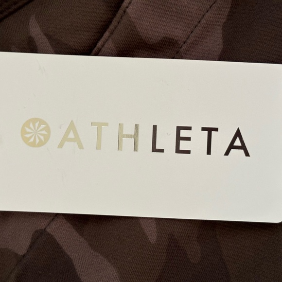 Athleta Camo Farallon Shorts Size Women’s 26 NWT - Picture 4 of 13